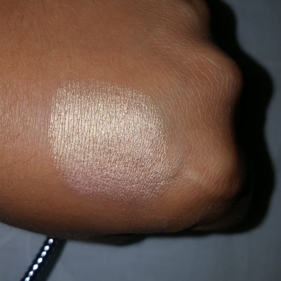 Eyeshadow crayon - Picture 3 of 5